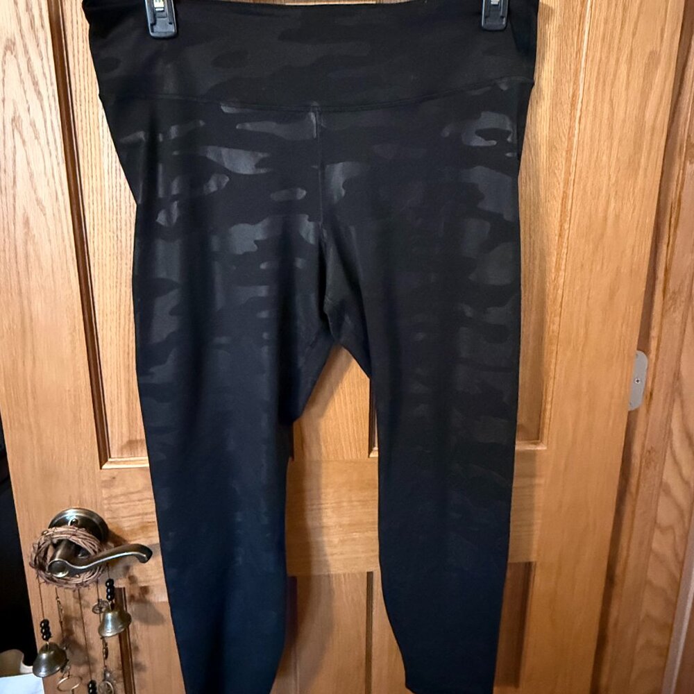 PLUS Women's Athletic Legging